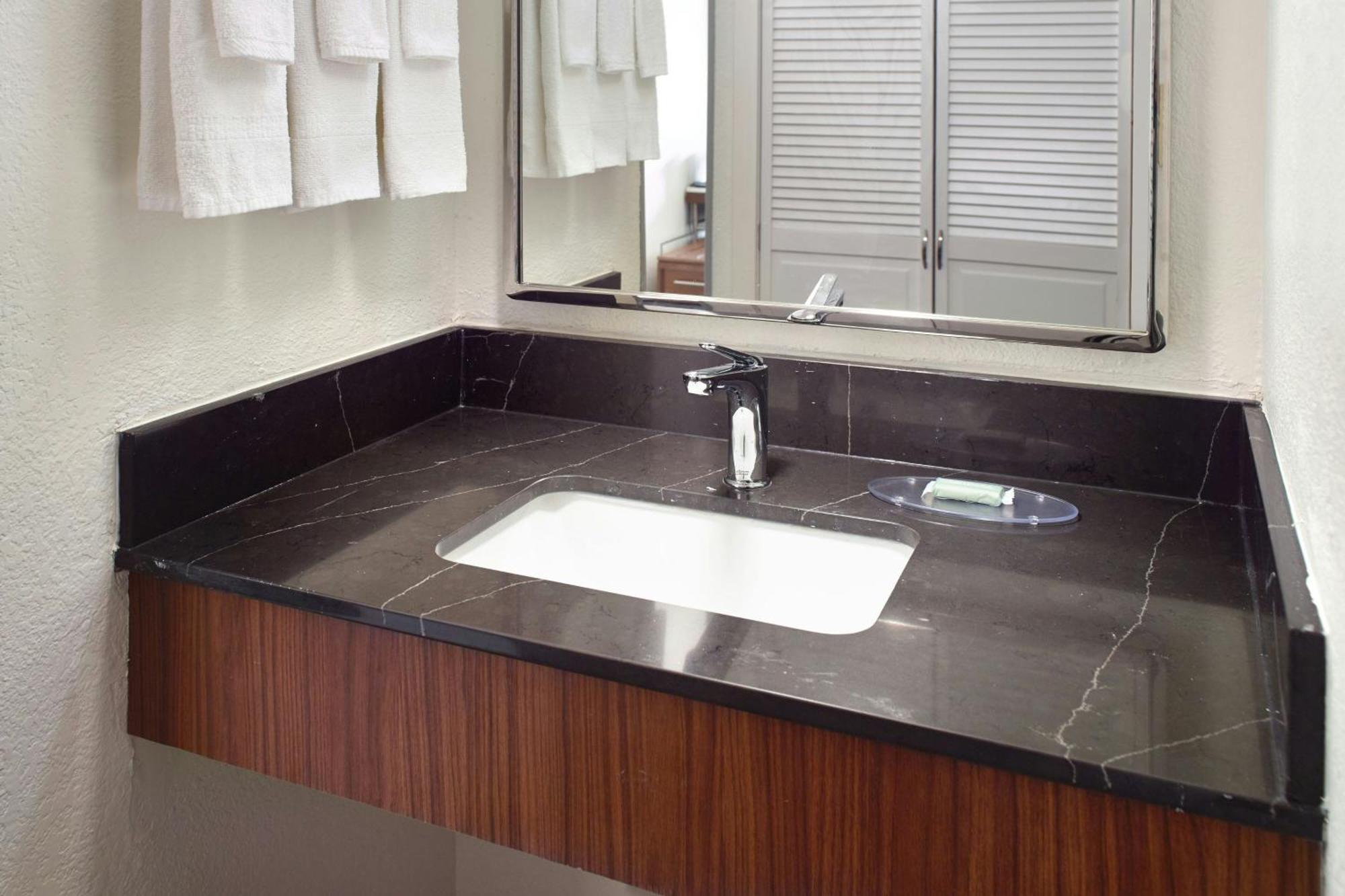 Courtyard By Marriott Myrtle Beach Broadway Eksteriør billede
